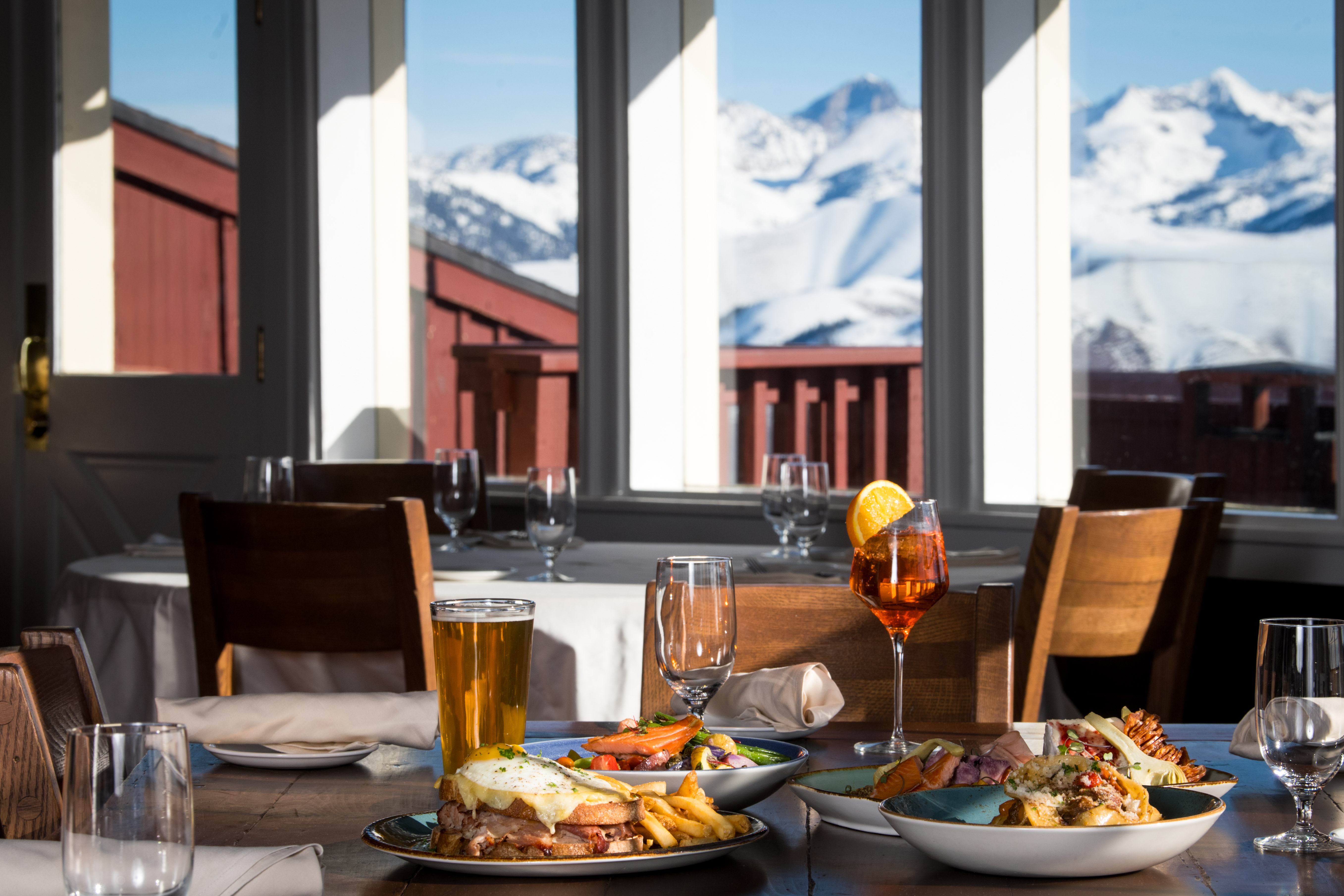 svr_-dev_khalsa_roundhouse-winter_table_spread_2026_124.jpg